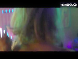 Morgan Saylor breasts, Nude scene in White Girl (2016) 8