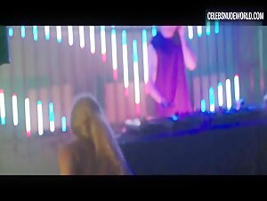 Morgan Saylor breasts, Nude scene in White Girl (2016) 9