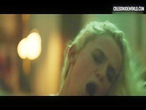 Morgan Saylor on top, Nude scene in White Girl (2016) 1