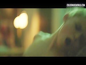 Morgan Saylor on top, Nude scene in White Girl (2016) 4