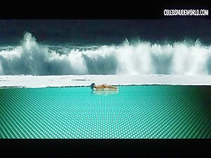 Cleo Tavares Beach, Public scene in Diamantino (2018) 8
