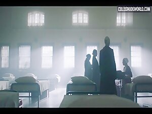 Elisabeth Moss Sexy, Cleavage scene in The Handmaid's Tale (2017-2022) 11