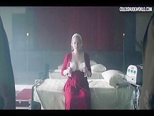 Elisabeth Moss Sexy, Cleavage scene in The Handmaid's Tale (2017-2022) 8