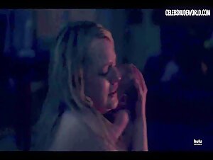 Elisabeth Moss Fireplace, Nude scene in The Handmaid's Tale (2017-2022) 14