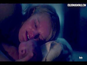 Elisabeth Moss Fireplace, Nude scene in The Handmaid's Tale (2017-2022) 17