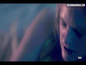 Elisabeth Moss Pregnant, Breasts scene in The Handmaid's Tale (2017-2022) 19
