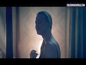 Yvonne Strahovski Brusies, Mirror scene in The Handmaid's Tale (2017-2022) 14