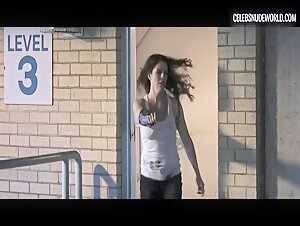 Alys Crocker Cars, Tanktop scene in Gray Matter (2017) 1
