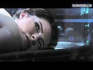 Alys Crocker Laser, Butt scene in Gray Matter (2017) 6