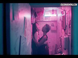 Samira Wiley, Michala Brasseur Lesbian, Fingering scene in The Handmaid's Tale (2017-2022) 2