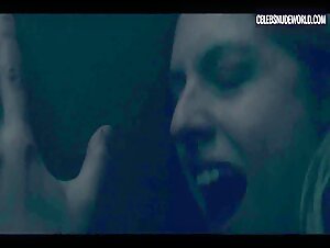 Elisabeth Moss Sex, Sweaty scene in The Handmaid's Tale (2017-2022)