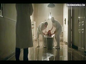 Ana Polvorosa Sexy, Tub scene in Cable Girls (2017-2020) 6