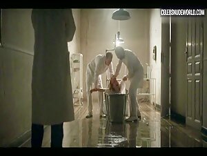Ana Polvorosa Sexy, Tub scene in Cable Girls (2017-2020) 7