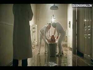Ana Polvorosa Sexy, Tub scene in Cable Girls (2017-2020)