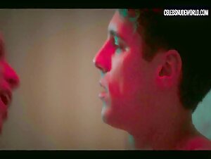 Andrea Carballo Topless, Man/Woman scene in Cable Girls (2017-2020) 18