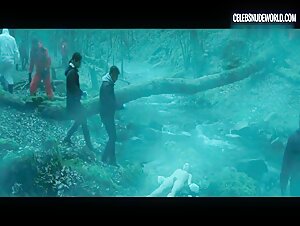 Valeria Salcedo Distant, Brunette scene in The Invisible Guardian (2017) 1