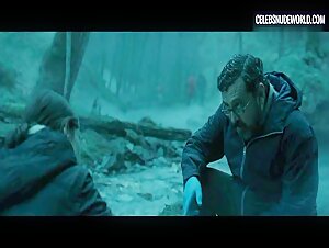 Valeria Salcedo Distant, Brunette scene in The Invisible Guardian (2017) 10