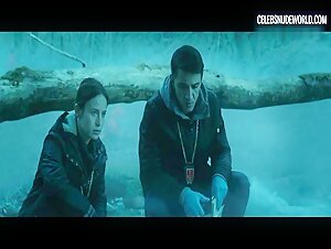 Valeria Salcedo Distant, Brunette scene in The Invisible Guardian (2017) 11