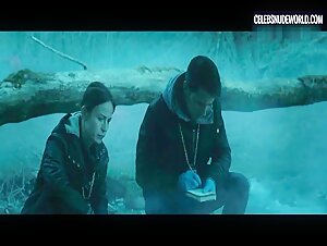 Valeria Salcedo Distant, Brunette scene in The Invisible Guardian (2017) 9