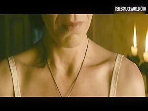 Nuria Prims Undressing, Screaming scene in Uncertain Glory (2017) 2