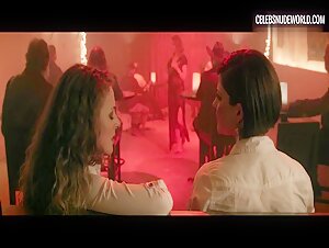 Dorothy Carroll Ukulele, Performance scene in Menorca (2016) 1
