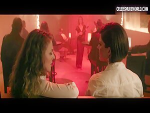Dorothy Carroll Ukulele, Performance scene in Menorca (2016) 2