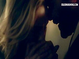 Yvonne Strahovski Sex, Blonde scene in The Handmaid's Tale (2017-2022) 3