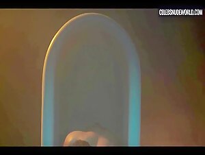 Blanca Suarez Tub, Kissing scene in Cable Girls (2017-2020) 1