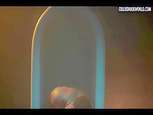 Blanca Suarez Tub, Kissing scene in Cable Girls (2017-2020) 3