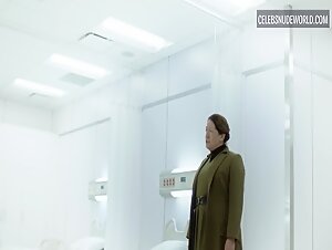 Alexis Bledel Brunette, Bandage scene in The Handmaid's Tale (2017-2022) 10