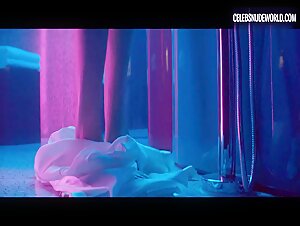 Charlize Theron Nude, Blonde scene in Atomic Blonde (2017) 1