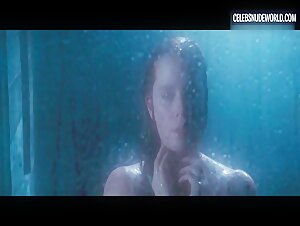 Amy Adams Wet, Shower scene in Nocturnal Animals (2016) 5