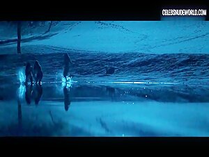Radhika Apte, Surveen Chawla, Tannishtha Chatterjee Splashing, Nighttime scene in Parched (2016) 7