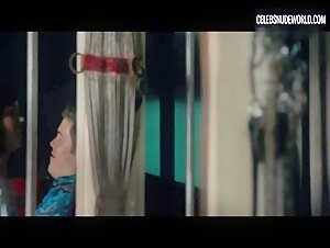 Aubrey Plaza butt, Nude scene in Mike and Dave Need Wedding Dates (2016)