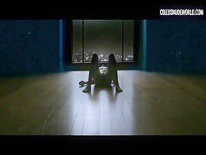 Jena Malone Shadowy, Distant scene in The Neon Demon (2016) 15