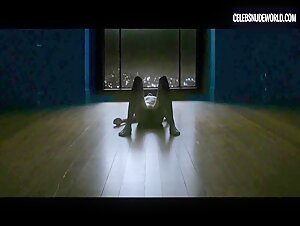 Jena Malone Shadowy, Distant scene in The Neon Demon (2016) 16
