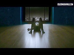 Jena Malone Shadowy, Distant scene in The Neon Demon (2016) 17