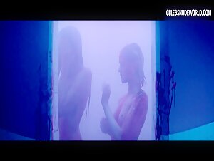 Jena Malone, Bella Heathcote, Abbey Lee Shower, Bathtub scene in The Neon Demon (2016)