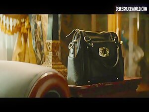 Yvonne Strahovski Bedroom, Mansion scene in Manhattan Night (2016) 13