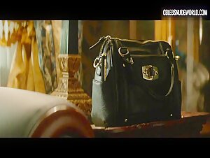 Yvonne Strahovski Bedroom, Mansion scene in Manhattan Night (2016) 14