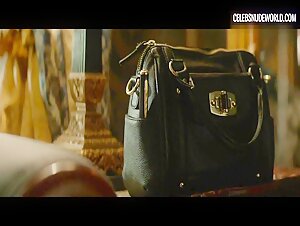 Yvonne Strahovski Bedroom, Mansion scene in Manhattan Night (2016) 16