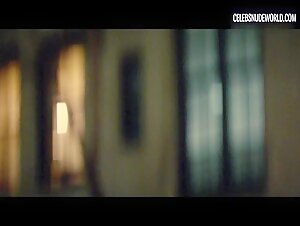Yvonne Strahovski Kissing, Sexy scene in Manhattan Night (2016) 2