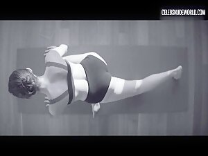 Nora Zehetner Sexy, City scene in Creative Control (2016) 18