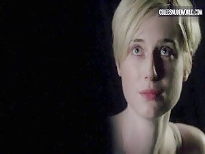 Elizabeth Debicki Blonde, Tent scene in The Night Manager (2016) 14