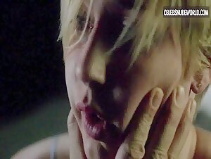 Elizabeth Debicki Blonde, Tent scene in The Night Manager (2016) 19