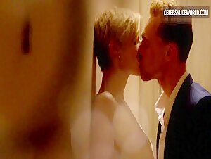 Elizabeth Debicki Kissing, Moaning scene in The Night Manager (2016) 1