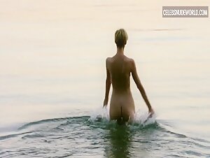 Elizabeth Debicki Water, Blonde scene in The Night Manager (2016) 20