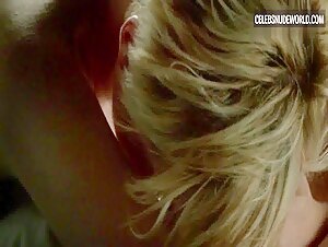 Elizabeth Debicki Freckle, Blonde scene in The Night Manager (2016) 10