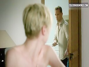 Elizabeth Debicki Freckle, Blonde scene in The Night Manager (2016) 16