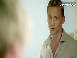 Elizabeth Debicki Freckle, Blonde scene in The Night Manager (2016) 19